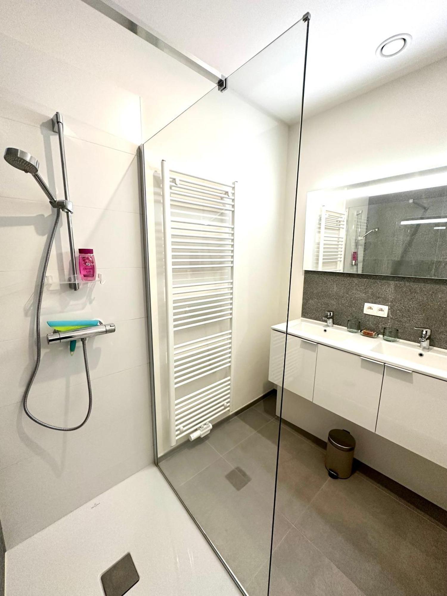 European Comission Beautiful Studio Apartment Brussels Exterior photo